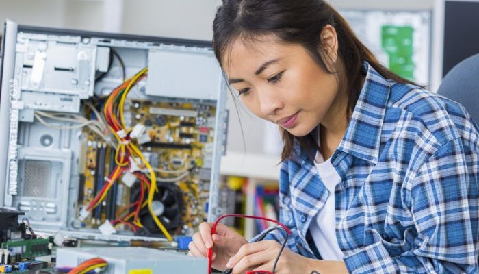Top Computer Engineering Courses in Marathi