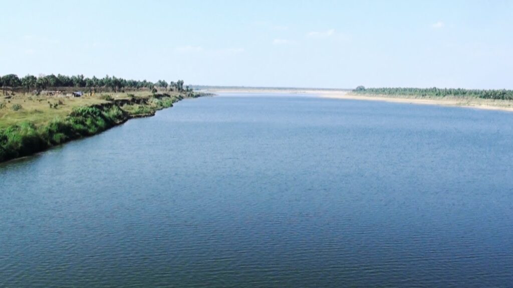 Godavari river information in Marathi